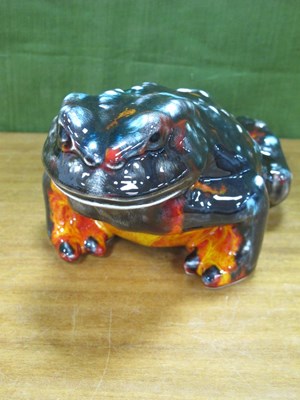 Lot 1299 - Anita Harris Model of a Toad, gold signed,...