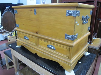 Lot 1575 - Pine Blanket Box, with lift up lid, two lower...