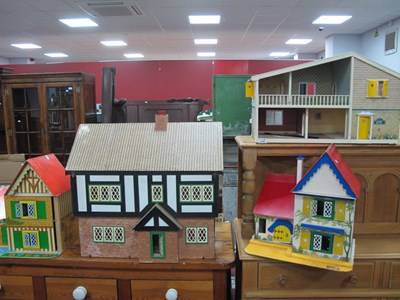 Lot 1578 - R. Harrod Dolls House Mock Tudor Detached,...