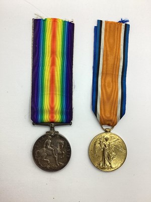 Lot 462 - WWI Duo of British Medals with box, including...