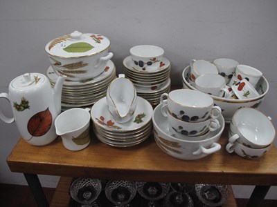 Lot 1171 - Royal Worcester 'Wild Harvest' Pattern Dinner...
