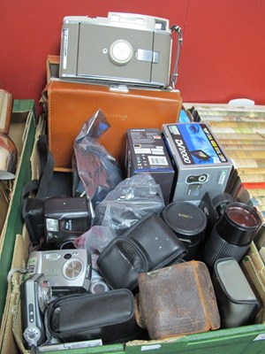 Lot 1015 - Voightlander, Kodak, Samsung and other cameras,...