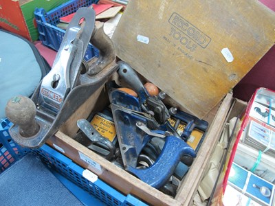 Lot 1439 - Record Tools Wooden Box, holding two planes,...