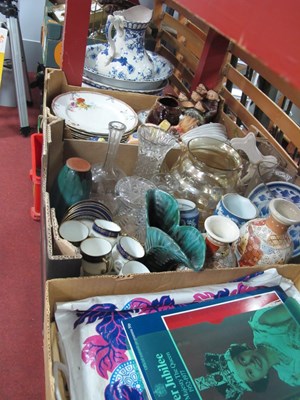 Lot 1079 - Doulton Dinner Plates, other ceramics,...