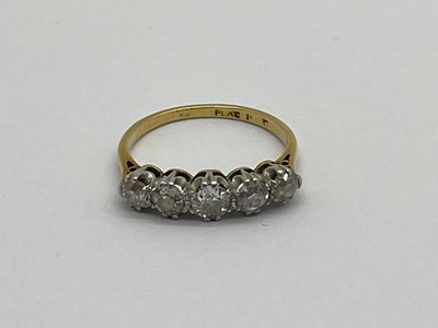 Lot 344 - A Vintage Five Stone Diamond Ring, graduated...