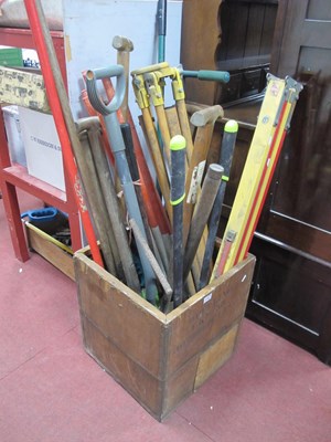 Lot 1170 - Spades, forks, rakes, and other garden tools, etc