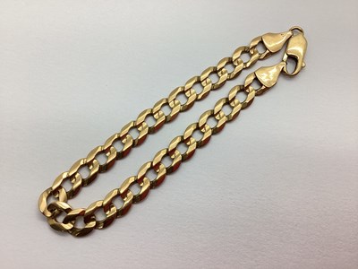 Lot 283 - A 9ct Gold Curb Link Bracelet, (10grams).