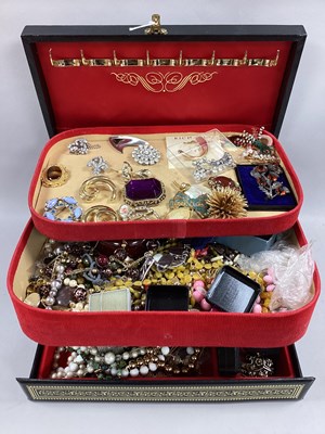 Lot 47 - A Mixed Lot of Assorted Costume Jewellery,...