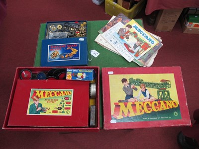 Lot 643 - Quantity of 1950's Meccano Red/Geen contained...