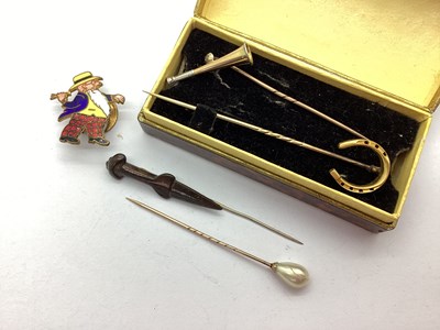 Lot 270 - A Novelty Vintage Hunting Horn Stick Pin,...