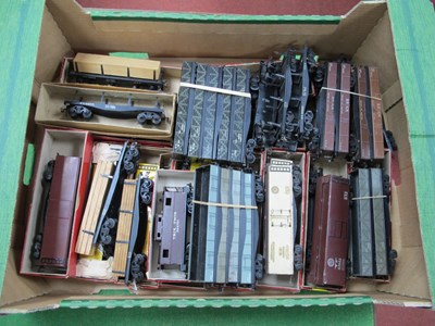 Lot 411 - Quantity of Post and Pre War Trix 'OO' Scale...