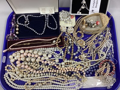 Lot 36 - A Collection of Imitation Pearl Bead Jewellery,...