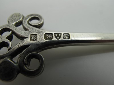 Lot 71 - Hugh Wallis; An Arts & Crafts Style Hallmarked...