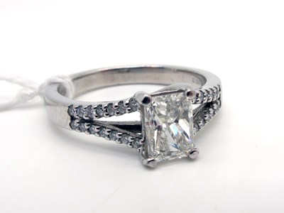 Lot 183 - A Modern 18ct White Gold Single Stone Diamond...