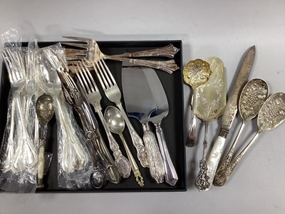 Lot 135 - A Decorative Pastry Server, with engraved...