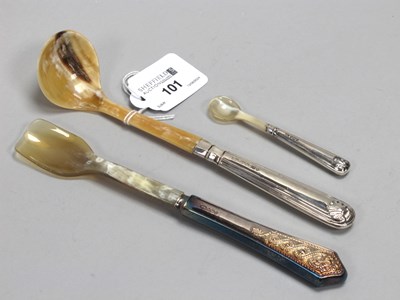 Lot 101 - A Hallmarked Silver Handled Horn Ladle, YB,...