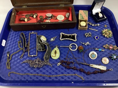 Lot 81 - A Collection of Vintage Jewellery and Findings,...