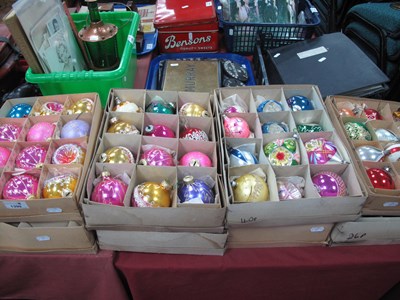 Lot 1399 - Vintage and Later Christmas Baubles,...