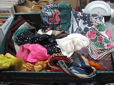 Lot 1009 - A Quantity of Vintage Ladies Headscarves and...