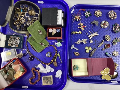 Lot 44 - A Collection of Costume Jewellery, to include...