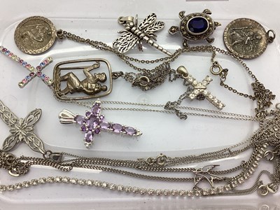 Lot 249 - A Collection of Jewellery, to include St....