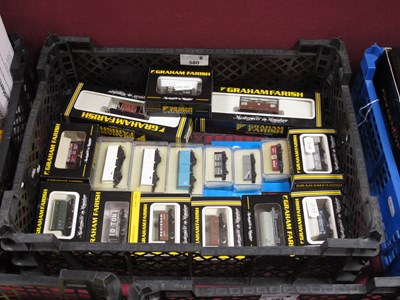 Lot 580 - Seventeen Boxed 'N' Gauge/2mm Items of Rolling...