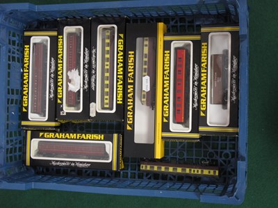 Lot 560 - Graham Farish 'N' Gauge/2mm A.E.C Diesel...