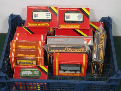 Lot 571 - Fourteen 'OO' Gauge4mm Boxed Items of Rolling...