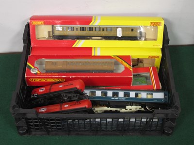 Lot 544 - Nine 'OO' Gauge/4mm Items of Hornby Bogie...