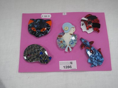 Lot 1286 - Five Modern Brooches.