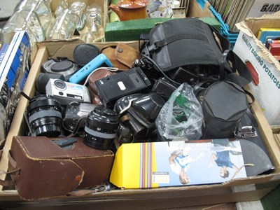 Lot 1119 - Cameras - Cosina, Canon, Ricoh, Olympus,...