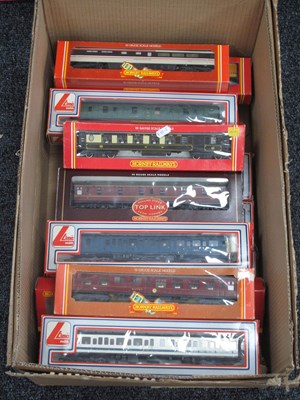 Lot 790 - Sixteen OO Gauge Outline British Coaches by...