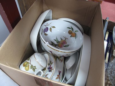 Lot 1088 - Royal Worcester Evesham Oven to Table Pottery,...