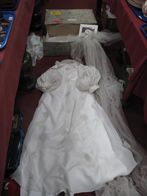 Lot 1389 - Harrod's Made in Italy White Wedding Dress,...