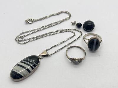 Lot 268 - A Hallmarked Silver Banded Agate Pendant,...