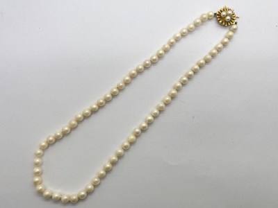 Lot 269 - A JKA Kohle of Pforzheim Single Stand Pearl...