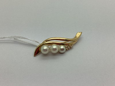 Lot 165 - A Modern Pearl Set Brooch, of openwork design,...