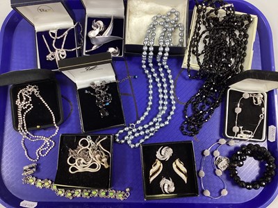 Lot 107 - A Collection of Costume Jewellery, to include...