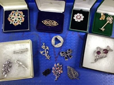 Lot 87 - An Assortment of Costume Brooches, to include...