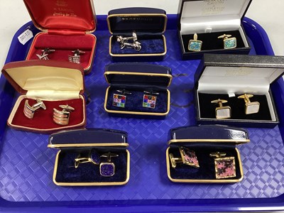 Lot 192 - An Assortment of Gent's Cufflinks, to include...