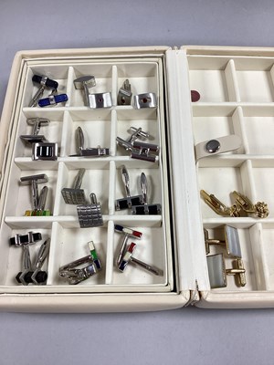 Lot 189 - An Assortment of Gent's Cufflinks, to include...