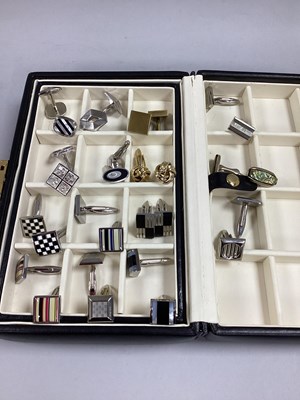 Lot 190 - An Assortment of Gent's Cufflinks, to include...