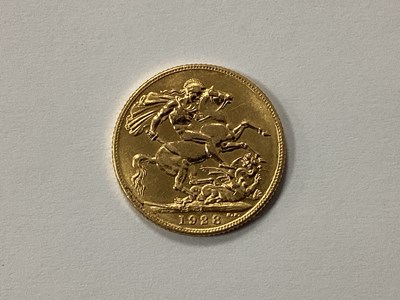 Lot 555 - 1928 George V Gold Sovereign, SA Pretoria Mint.