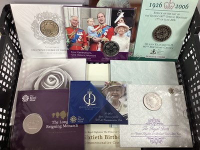 Lot 403 - Ten Royal Mint UK Bunc £5 Coin Packs,...