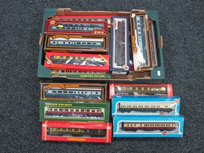 Lot 807 - Seventeen OO Gauge Outline British Coaches by...