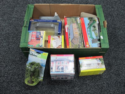 Lot 832 - A Quantity of OO Scale Lineside Buildings and...
