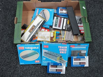 Lot 845 - A Quantity of N Scale Lineside Accessories,...