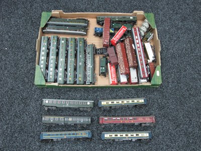 Lot 846 - Approximately Thirty Two HO Gauge Outline...