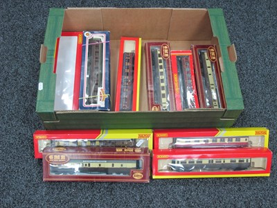 Lot 862 - Eleven OO Gauge Outline British Coaches by...
