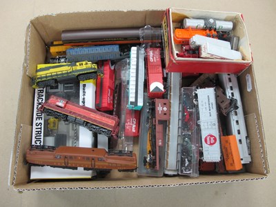 Lot 878 - A Quantity of N Gauge Outline American...